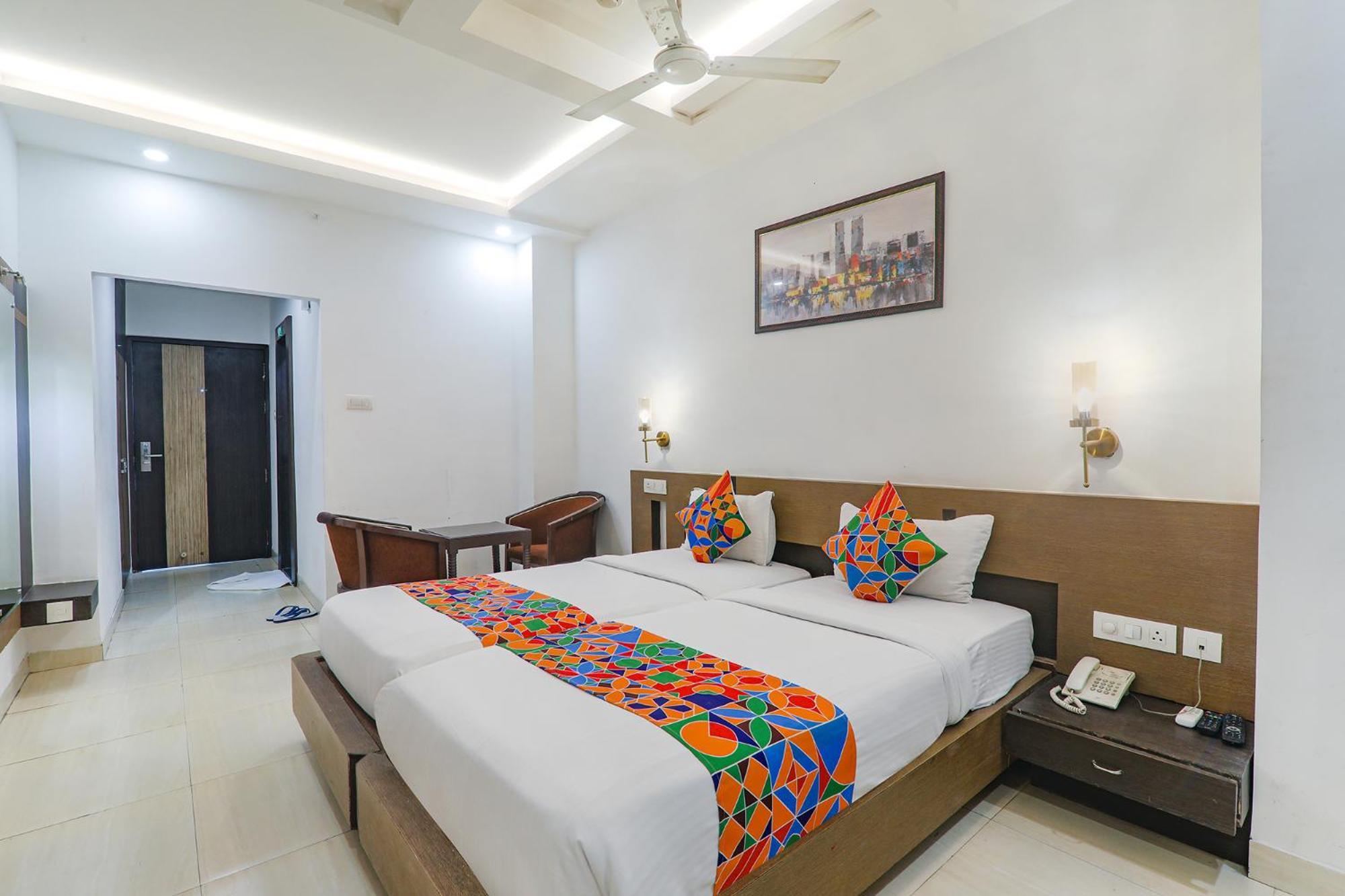 Fabhotel Prime The Continental Lucknow Esterno foto
