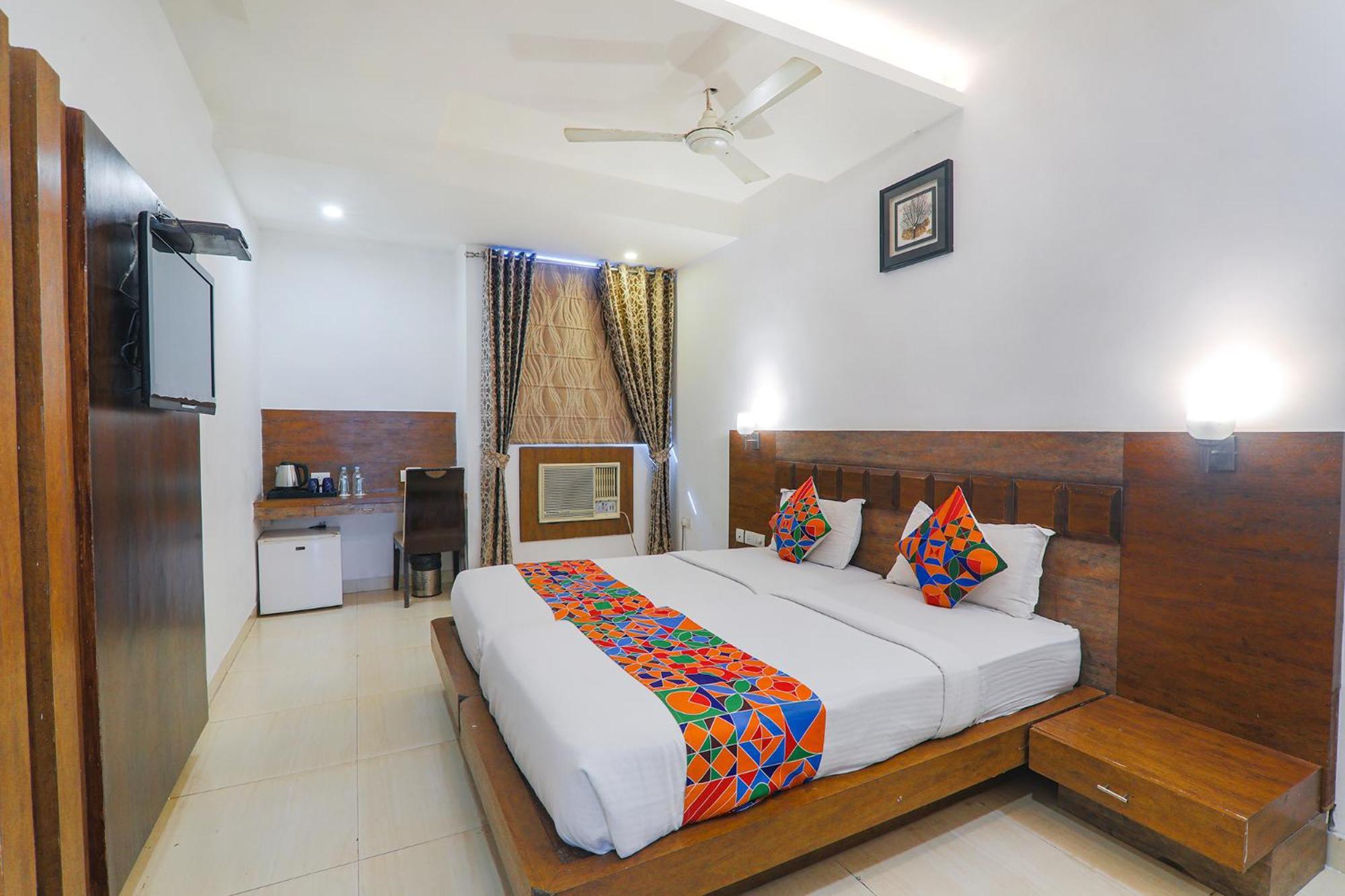 Fabhotel Prime The Continental Lucknow Esterno foto
