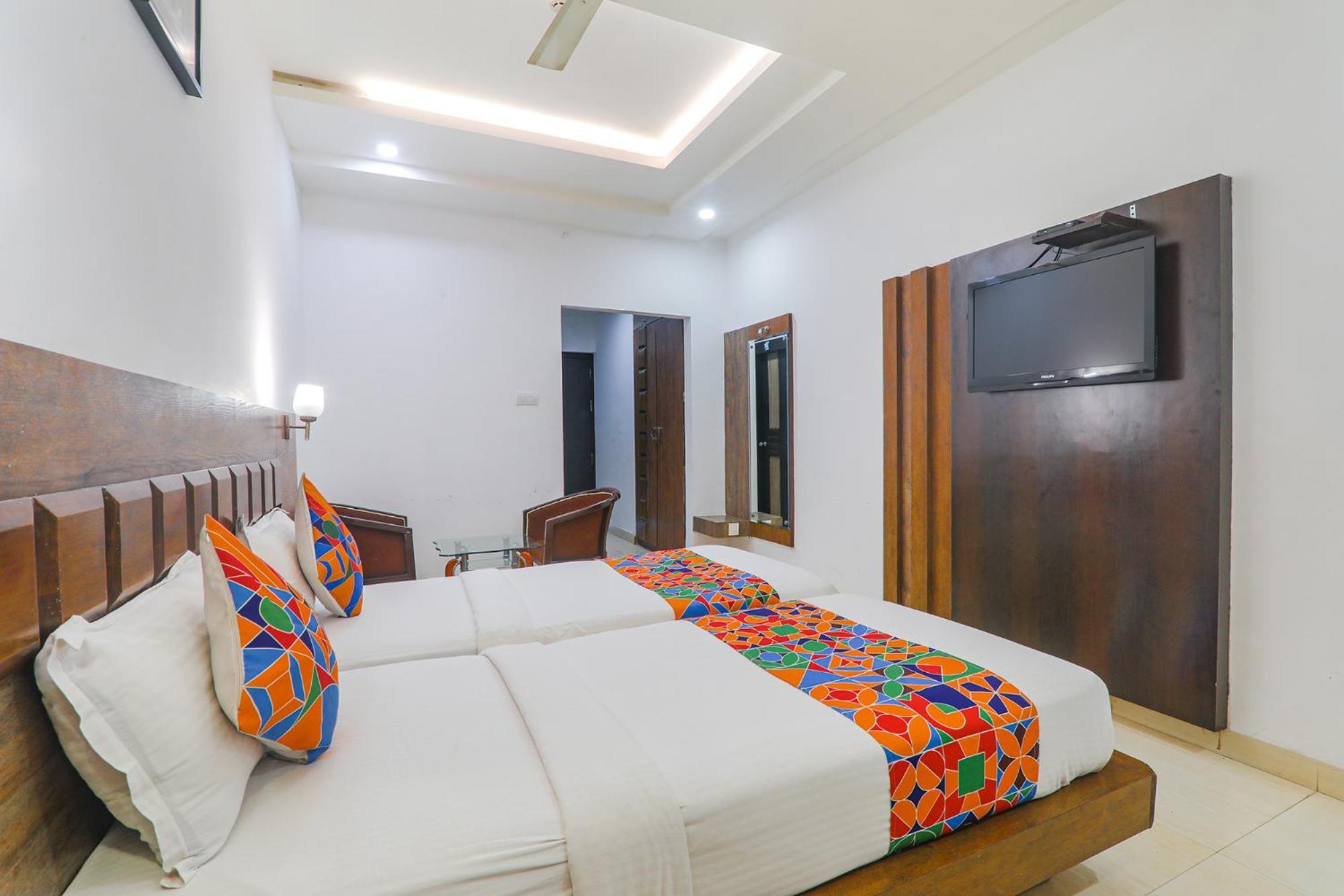 Fabhotel Prime The Continental Lucknow Esterno foto