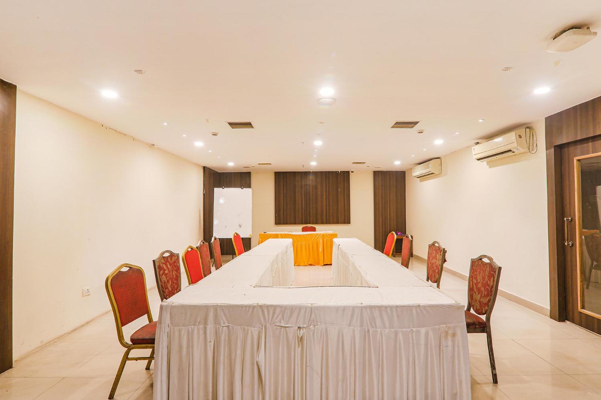 Fabhotel Prime The Continental Lucknow Esterno foto