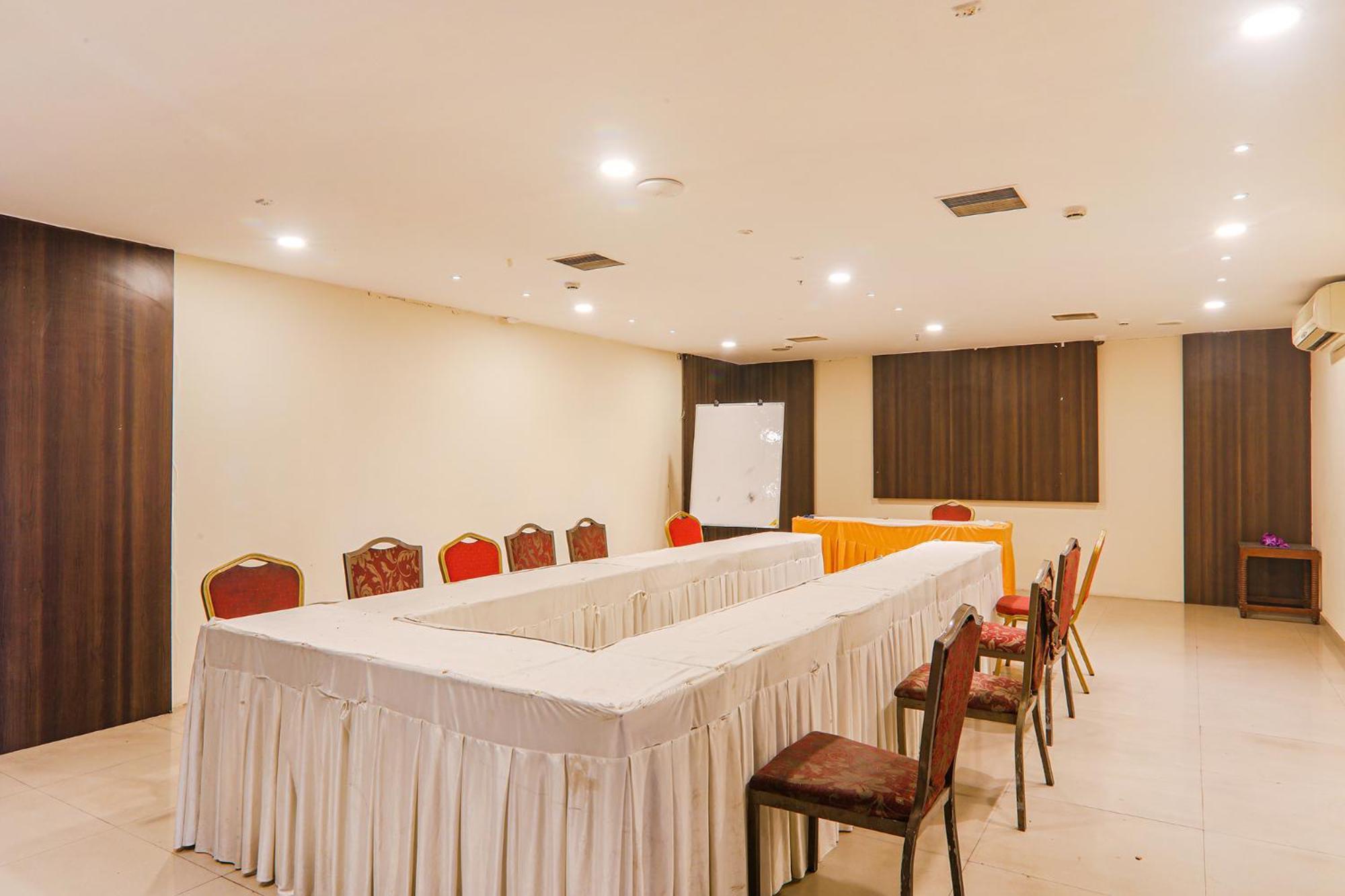Fabhotel Prime The Continental Lucknow Esterno foto