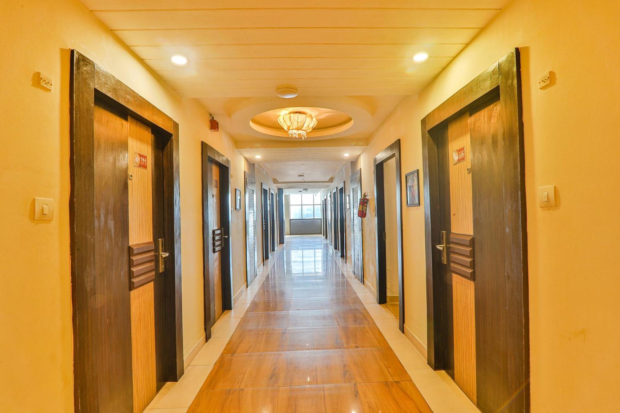 Fabhotel Prime The Continental Lucknow Esterno foto